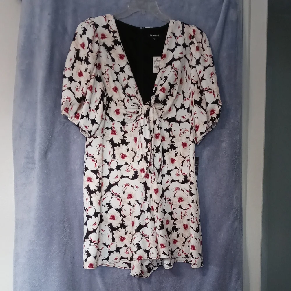 Express Floral Jumper/Romper - Picture 1 of 8